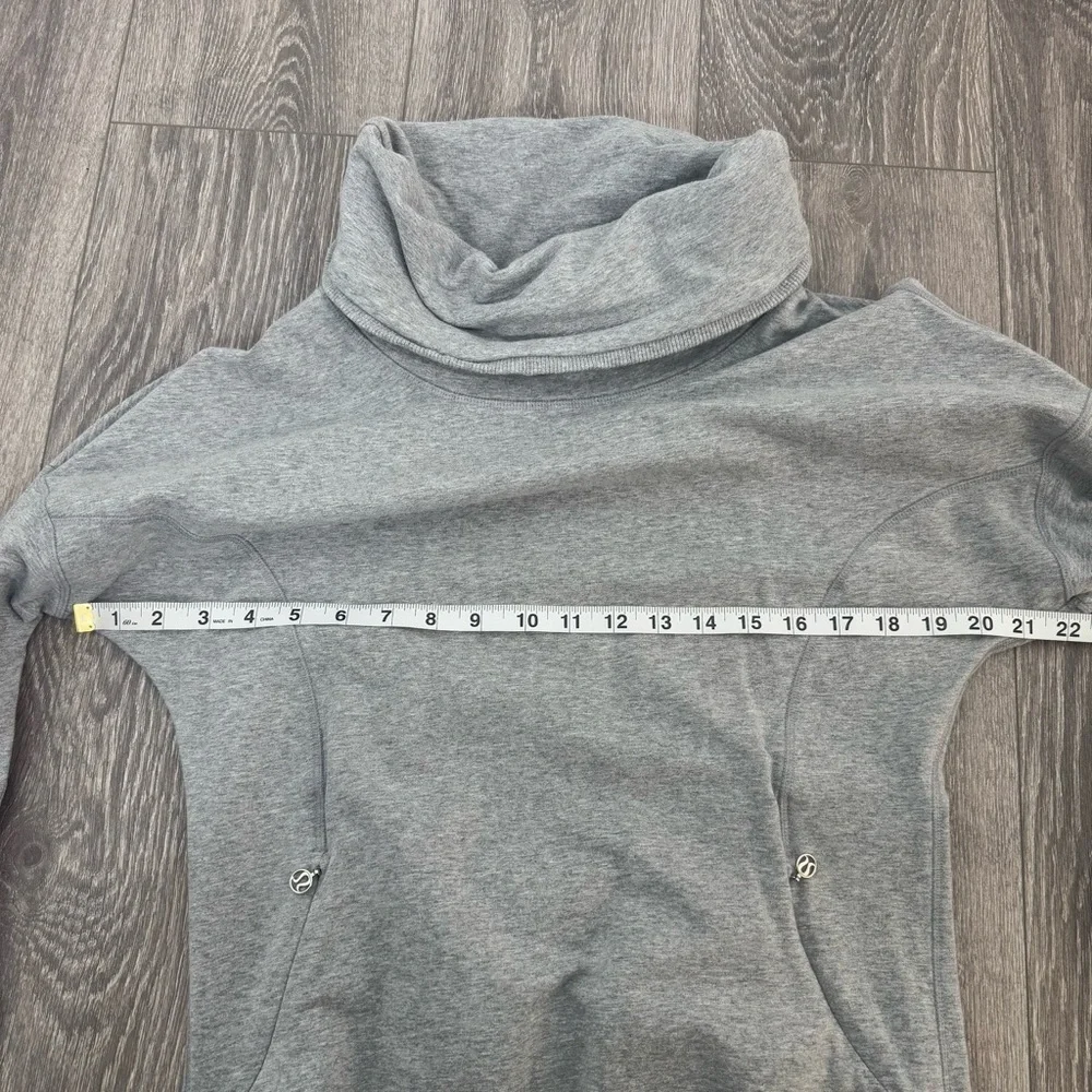 Lululemon Women's Rest Day Gray Cowl Neck Pullover Athletic Sweatshirt Size 4